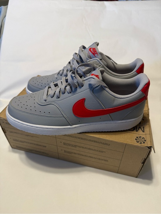 Nike Other - Nike Men’s Light Gray Sneakers with Red Swoosh